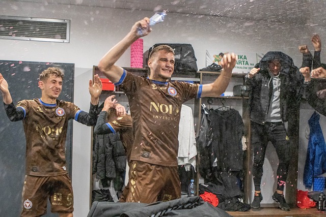 多篮球迷关 多篮球迷关