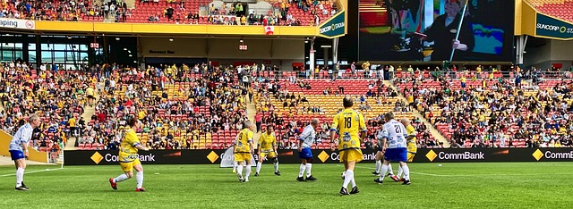 得危机四伏 得危机四伏