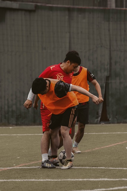 举足轻重的 举足轻重的